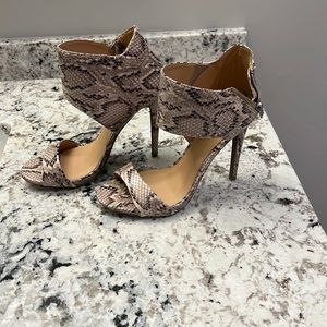 Just fab snake skin style